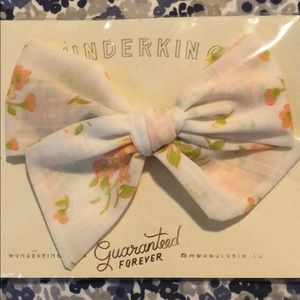 Wunderkin Pinwheel Clip Bow of the Month